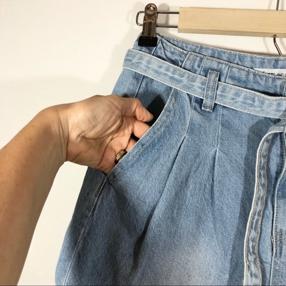YMI Belted Mom Jeans Shorts in Light Blue  5/27 - Picture 4 of 14